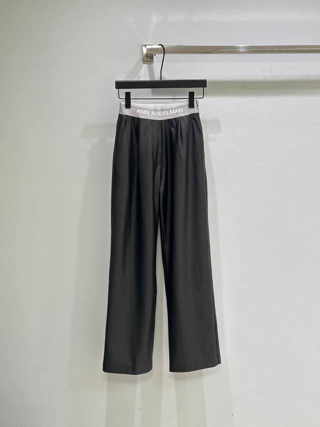 25Ss秋冬新款上新！字母印花拼接松紧腰就是一大亮点，阔腿高腰设计，皮裤太绝了 无敌百搭 秋冬超惊艳好显腿长！现货供应黑色Sml