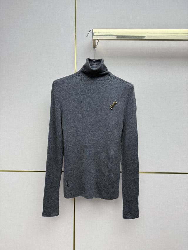 Saint Lauren*T 25Ss秋冬新款高领羊毛打底衫 金属徽章装饰 弹力修身 三色三码Smlb808p.