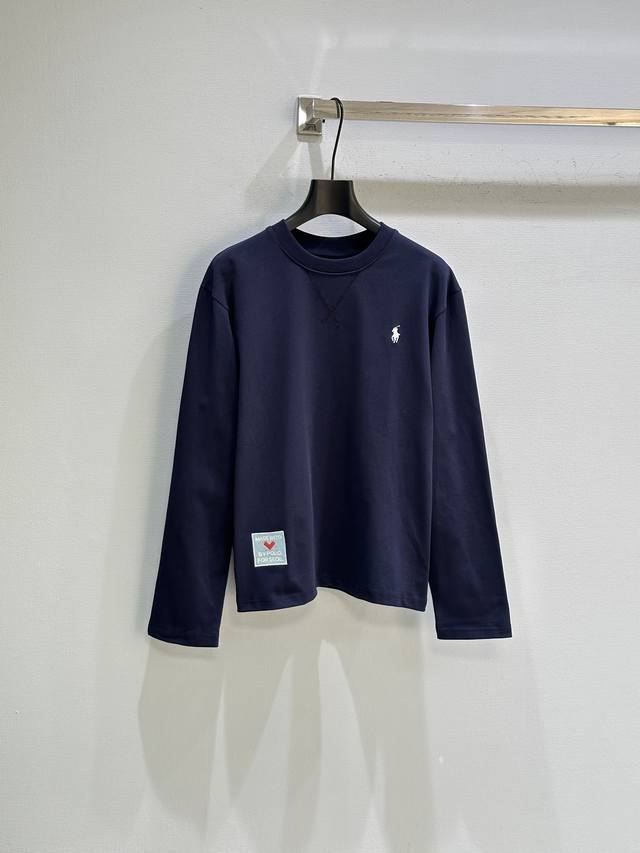 25Ss冬季新款上新！罗纹针织圆领长袖纯棉T恤，胸前和下角战马爱心刺绣点缀，背后大polo大面积刺绣设计满满的细节，立体剪裁，宽松版型，男女同款。现货供应藏蓝色
