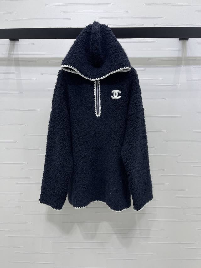上新原单高端品质 Chane* 2025秋冬最新系列！连帽针织毛衣！定制羊毛纱线织造，质感高级，舒适柔软，连帽套头毛衣剪裁，拉链半开襟可调节式构造更显慵懒，通体