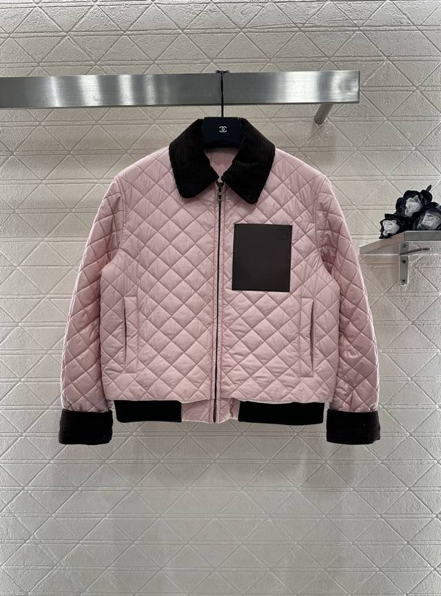 Loew*2025新品上架 灯芯绒领菱格棉服外套 定制Yb防风防水尼龙材质，羽绒棉填充内里，整件轻盈保暖，灯芯绒领碰撞，下摆螺纹包边撞色呼应，翻领拉链夹克外套，