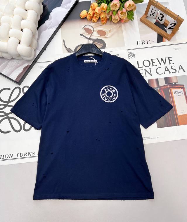 Acne Studios2025新款圆领破洞印花徽标，定制Yb原生全棉材质，透气舒适，质感十足，宽松短袖T恤裁剪，采用克重纯棉制成，垂坠感十足，呈现显瘦时尚穿搭