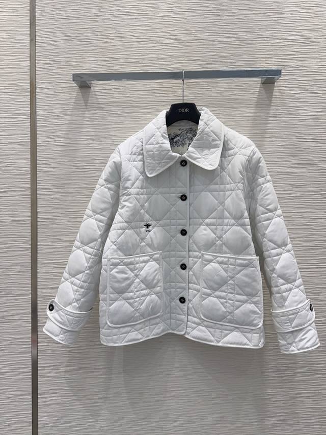 Christian Dio* 2025Fw新款棉服 整体保暖，效果拉满，休闲时尚，经典Logo完美点缀，Sml S后中长62 肩47 胸围116 脚围118 袖