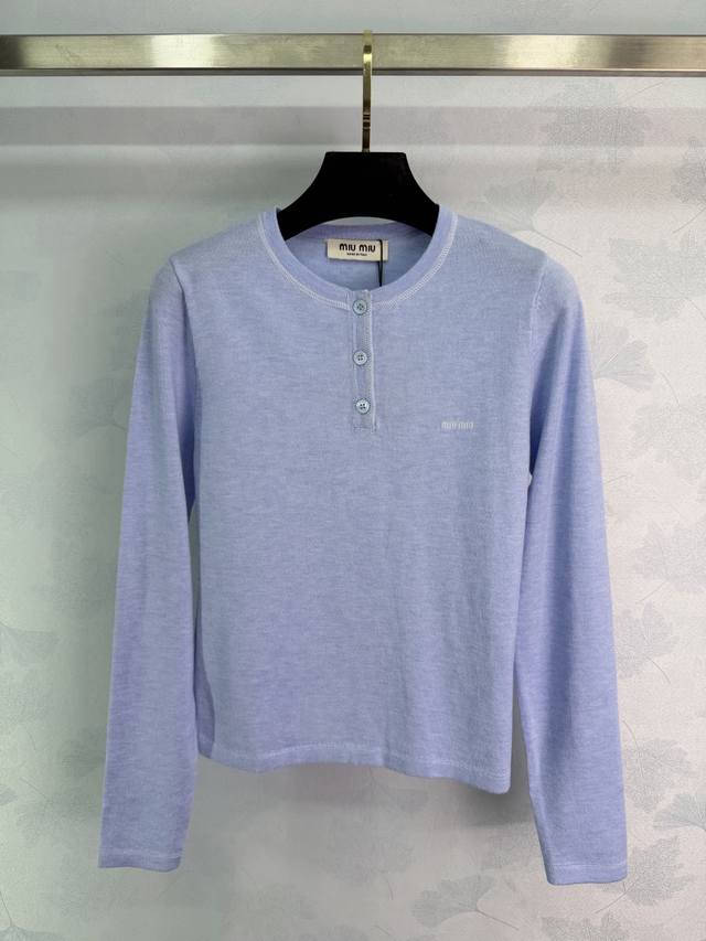 Miu*26早春新款亨利领针织衫，柔软亲肤，穿着超舒适1色3码Sml T226B.