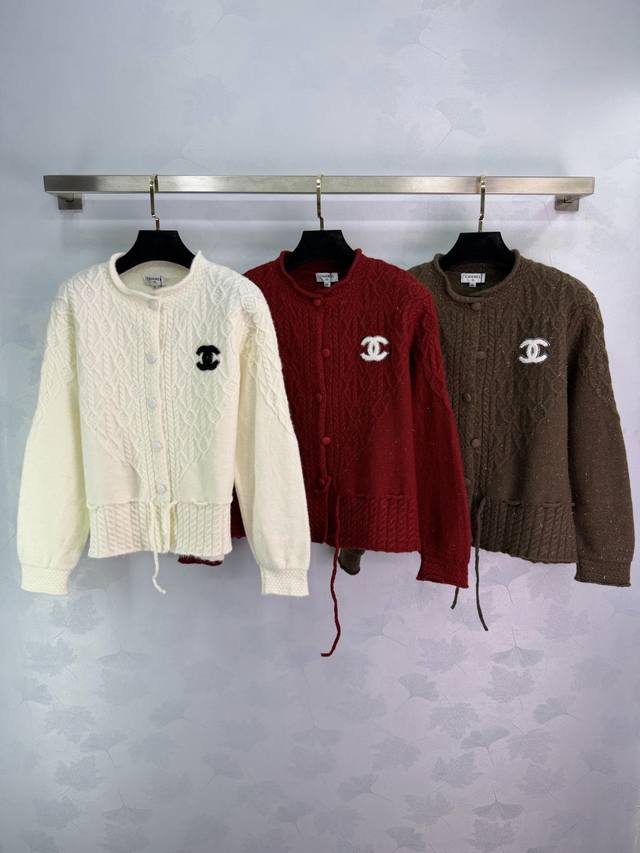 Ch*25秋冬新款经典麻花针织开衫，柔软羊毛混纺，穿着超舒适又保暖3色3码Sml T226B.