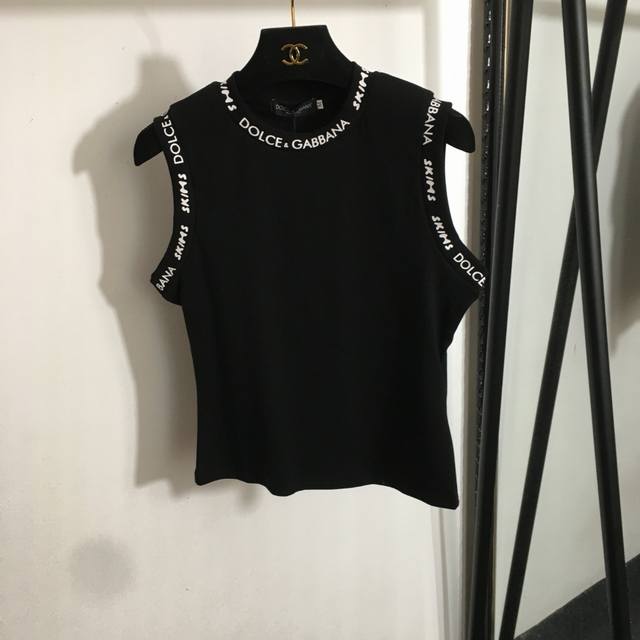 款号20250150 Dg X Skim*联名新款 Logo字母包边修身纯棉背心，白色，黑色，S-Xl， M码；胸围84，长50