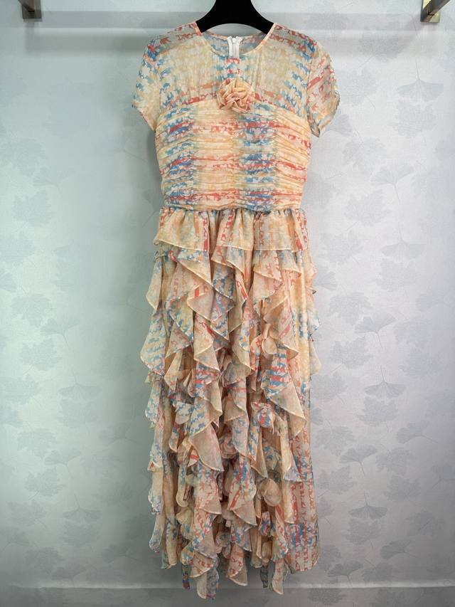 Chane*2026早春新款活性印花短袖连衣裙 定制Yb进口真丝纺纱材质，质地轻薄，柔软亲肤，圆领短袖连衣裙版型，晕染碎花简直是浪漫本身！粉橘与浅蓝的水彩晕染温