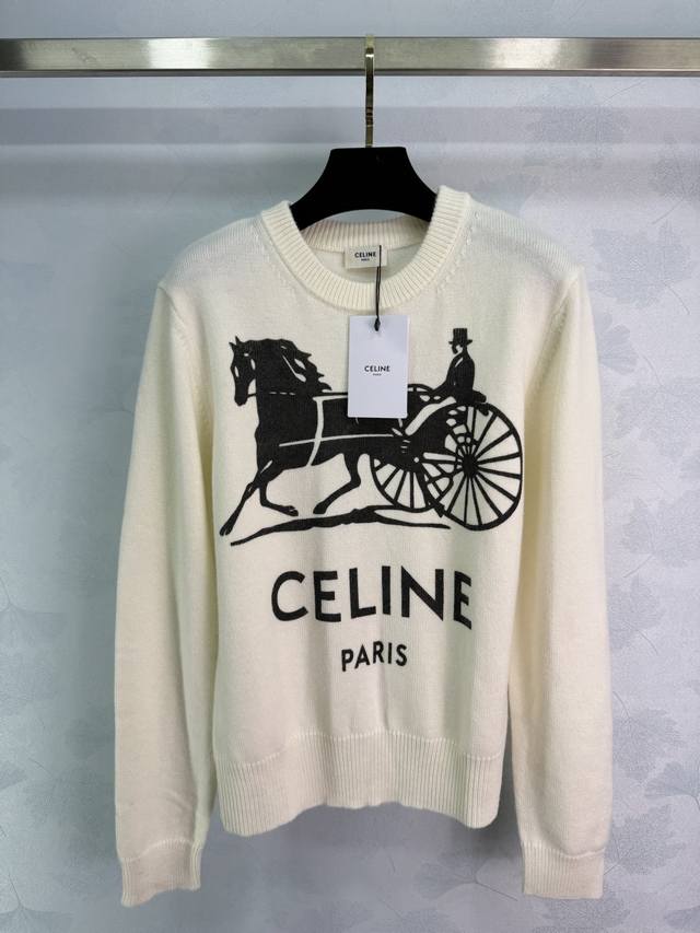 Celin*2026早春新款印花凯旋门针织毛衣 定制Yb羊绒纱线织造，穿搭舒适，质感十足，圆领针织套头毛衣裁剪，杏色撞上Celin*经典马车图腾，把法式复古的低