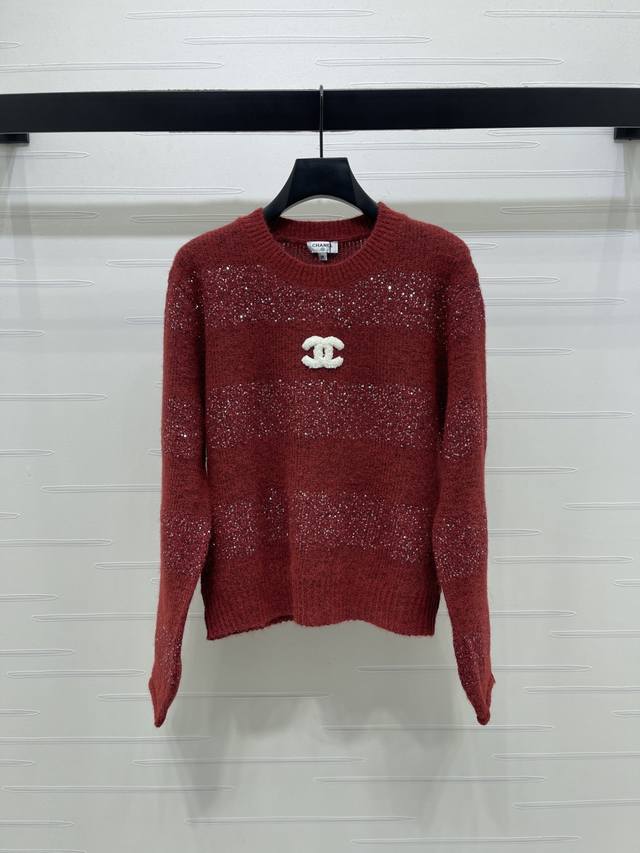上新原单高端品质 Chane* 2026早春最新系列！条纹亮片套头毛衣！定制进口纱线织造，柔软细腻，穿搭舒适，圆领套头毛衣剪裁，通体撞色条纹纱线穿插亮片点缀，随