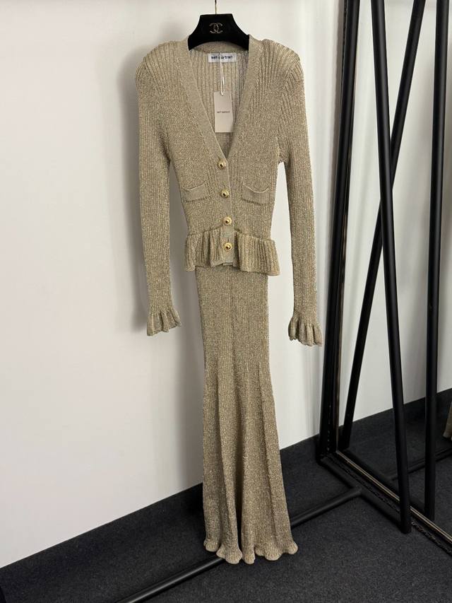 款号20259287 Self portrai*Sp新款 亮丝混纺荷叶收腰Ｖ领长袖针织连衣裙，带垫肩，灰色，金色，红色，S-Xl， M码：胸围70，袖长61，长