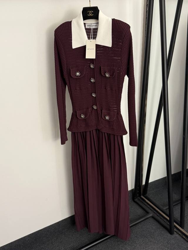 款号20259286 Self portrai*Sp新款 镶钻纽扣荷叶收腰翻领长袖针织百褶连衣裙，带垫肩，白色，酒红色，黑色，S-Xl， M码：胸围78，袖长6