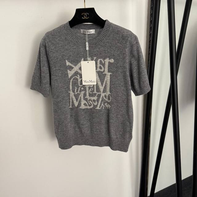 款号20259277 Maxmar*新款 撞色字母短袖羊毛针织衫上衣，灰色，Sml， M码：胸围92，袖长24，长55；重量：0.175Kg .
