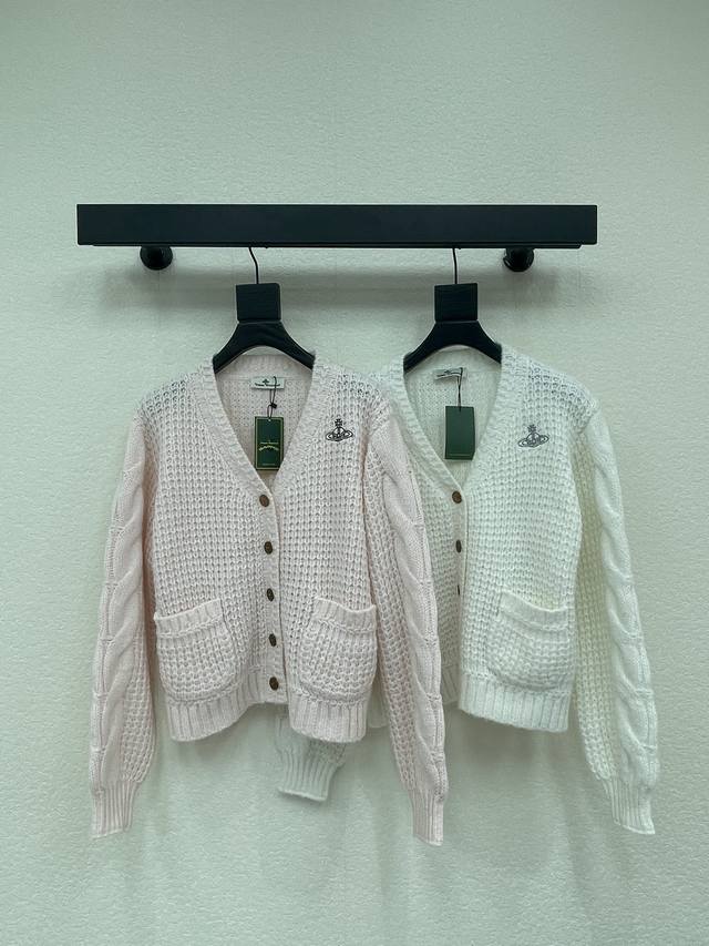 Vivienewestwoo*西太后26早秋新款土星图案刺绣针织开衫毛衣 奶Fufu的氛围感 一秒爱上 一整个减龄效果Feel 白色奶Fufu的 粉色充满少女感