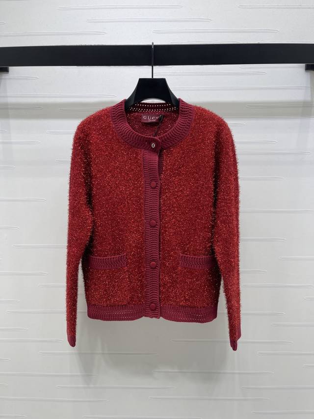 上新原单高端品质 Gucc* 2026早春最新系列！银丝针织开衫！定制进口纱线织造 彰显品牌个性 凸显穿搭高级感 通体弹性松紧更显精致 不拘身材 穿搭显瘦 银线