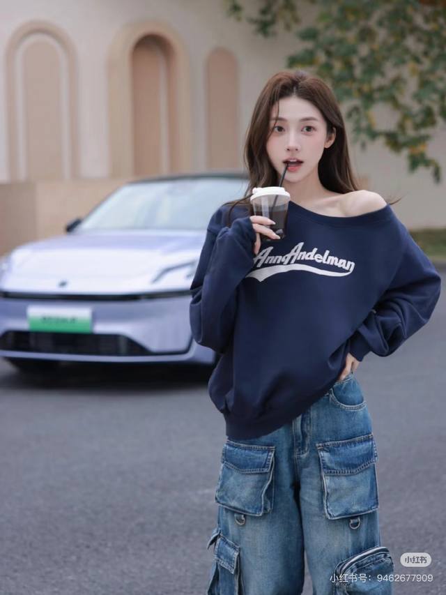 Alexander Wan*大王家新款 高端定制个性时髦字母Logo徽标宽松显瘦斜肩长袖卫衣！藏蓝色、灰色、 M码：肩宽50，胸围118，袖长60，衣长61