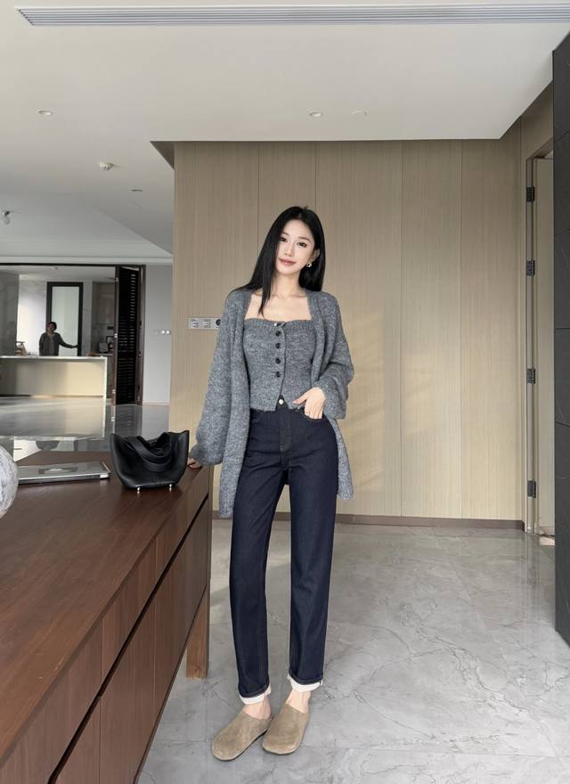 加绒加厚款Givench*纪梵家冬季新款 高端定制原版字母刻Logo五金配件、后背口袋毛巾绒绣花装饰宽松百搭中高腰牛仔裤！深蓝色，36.38.40 38码：腰围