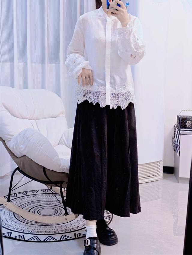 新款重工复古刺绣镂空花型图案装饰圆领长袖衬衫 一色三码Sml 面料:天丝