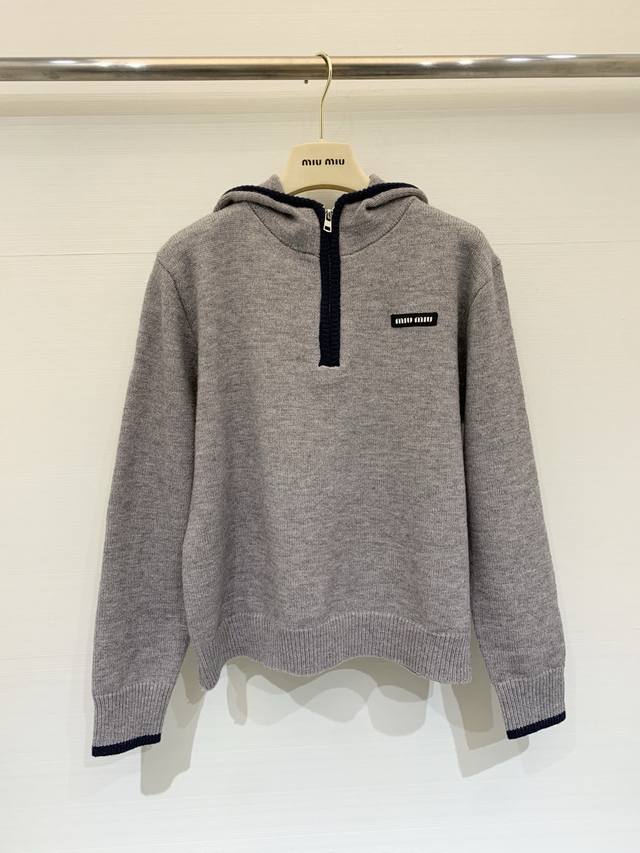 Miumi* 25秋冬新款 撞色螺纹半拉连帽针织长袖 100%羊毛 上身减龄少女感十足 三色Sml