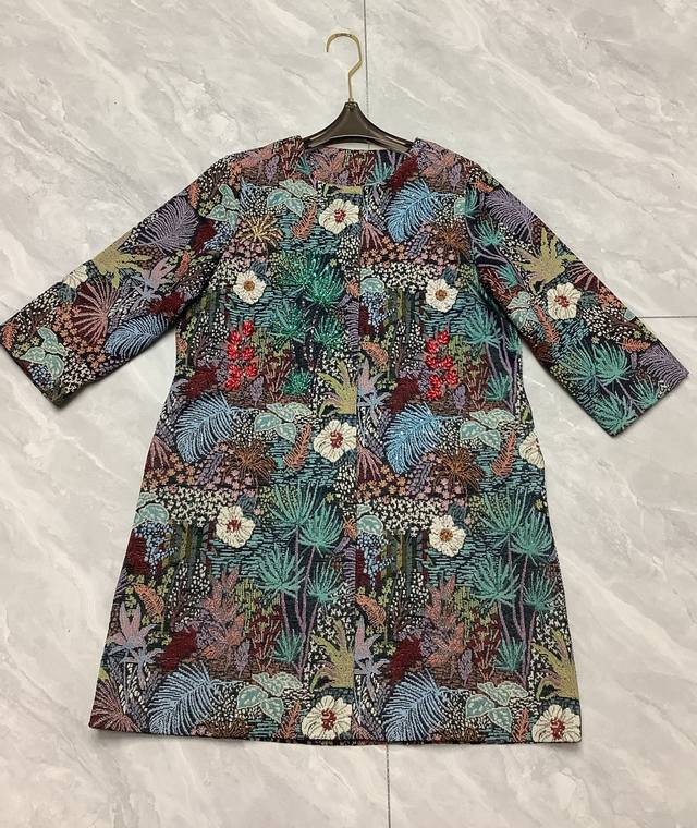 2025秋冬新款来袭！定制雪尼尔提花面料！长款重工手工订珠工艺外套！Size:Smlxlxxl