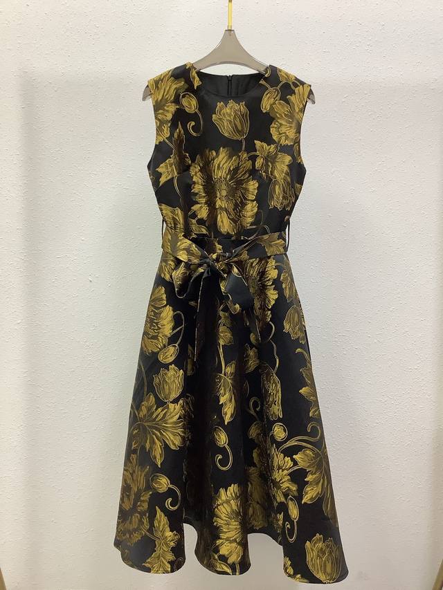 新款 独家设计提花浮雕面料！飘逸时尚长裙！Size:Smlxlxxl S胸围86 腰围68 裙长107