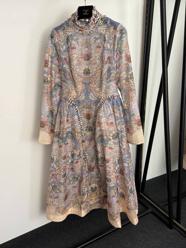 款号20259251 Zimmermann*新款 复古气质花卉印花金珠蝴蝶结立领收腰长袖连衣裙，配吊带里衬，花色，S-Xl， M码：胸围92，长103；肩宽36