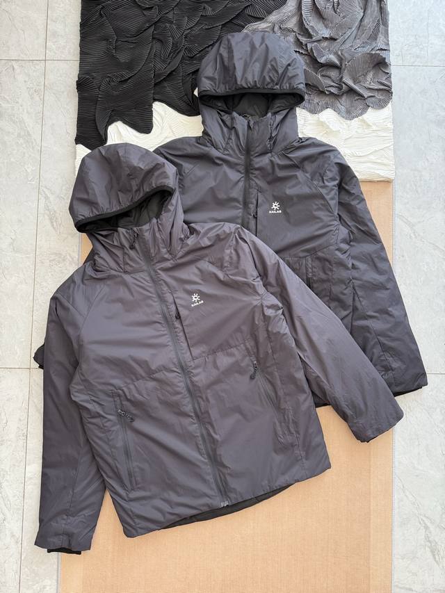 Kailas凯乐石主推爆款棉服，专为寒冷冬季打造的温暖之选！ DDD 这款棉服在设计上独具匠心，采用修身立体剪裁，确保穿着后既保暖又不显臃肿，完美展现身形曲线。