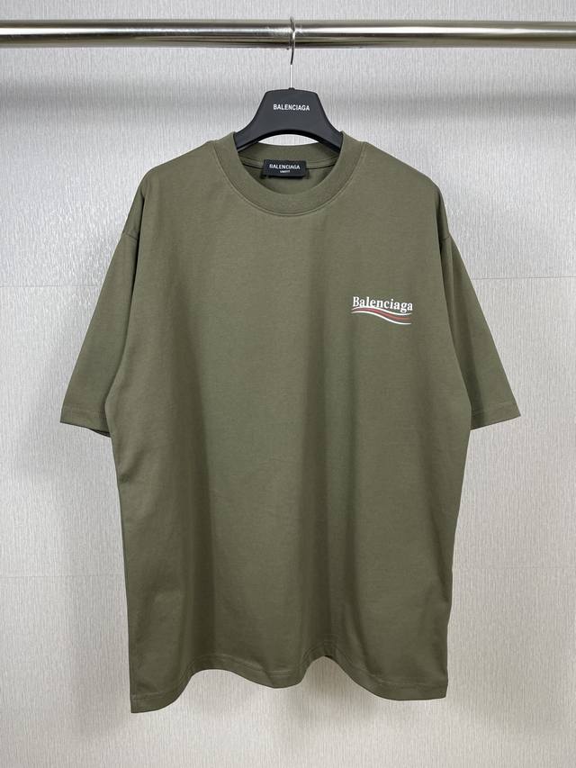 实拍图 顶级版本.官网品质 Balenci*Ga 巴黎#经典款，可乐印花短袖T恤# DDD 面料采用巴黎Zp定织定染全棉双纱。克重260克，布面干净.布纹清晰，