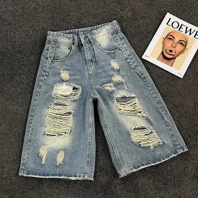 特价 剩余S 3Xl DDD 款号Xk3316 DDD 美式高街水洗破洞牛仔短裤男女潮牌复古Vintage设计感七分裤，面料定制经过一流的高工艺水洗 ，质地紧密