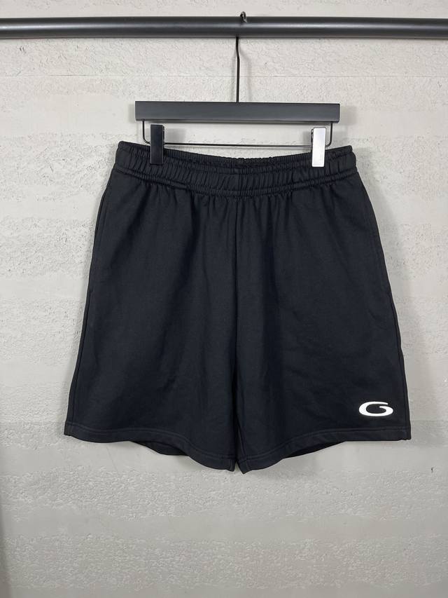 实拍图 顶级版本.官网品质 Balenci*Ga 巴黎.2025新款 。巴黎新款篮球系列Logo刺绣短裤.砖柜同步.第一时间正品研制，欢印对比！面料采用巴黎Zp