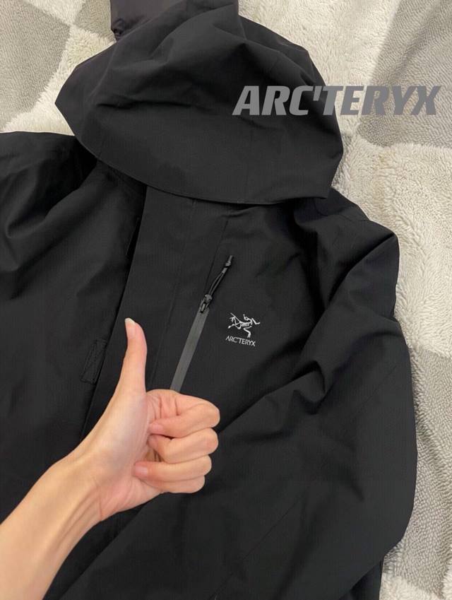 上新 三合一高版本 DDD 始祖鸟25Ss秋冬新款连帽休闲冲锋衣三合一外套，户外运动系列必备经典款，上身帅气百搭不挑人，休闲运动均可驾驭，经典永不过时绝佳春季出