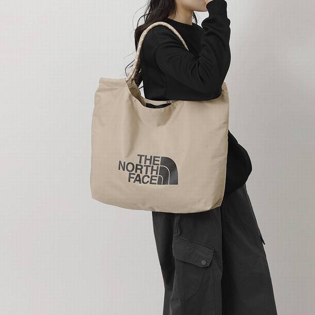 The North Face北面 新款女士大容量休闲单肩包简约百搭手提包户外运动托特包环保购物袋 尺寸:40×39×12 DDD