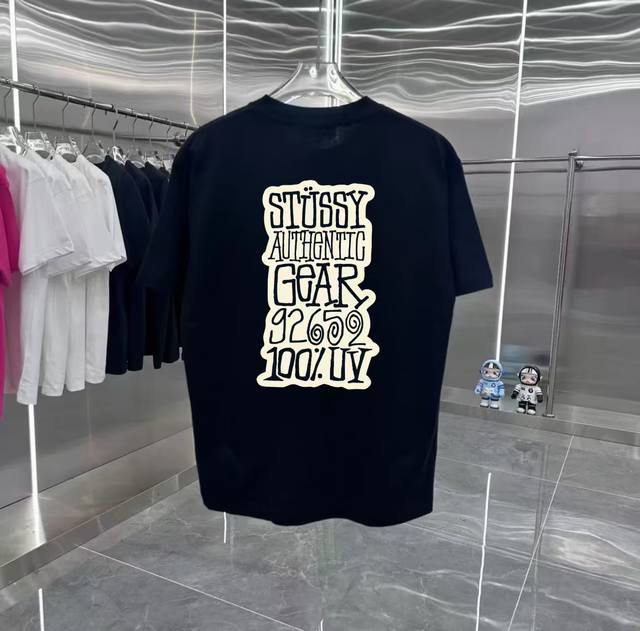 斯图西复古情侣 印花短袖T落肩袖 DDD 重磅280G精梳棉材质 透气舒适 版型宽松 DDD 进口外贸级专柜印花，随意搓洗不褪色不变形。 情侣款 男女同款哦 D