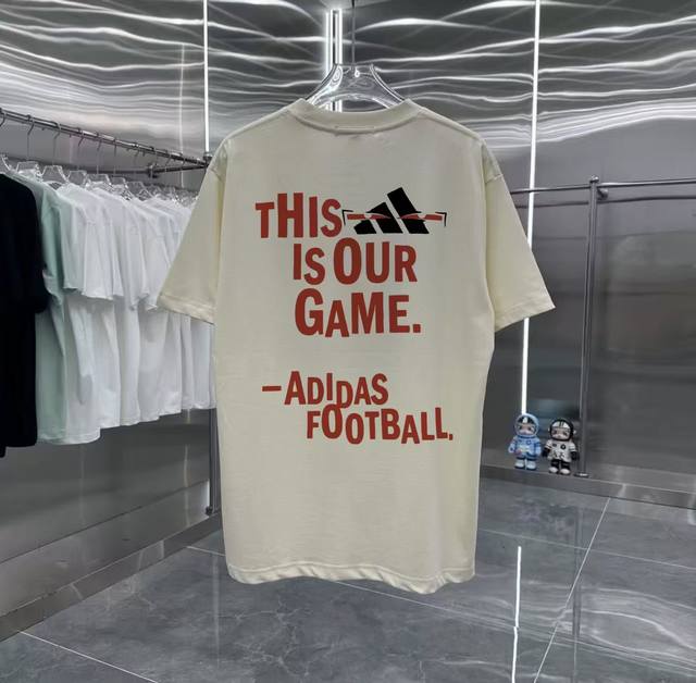 阿迪复古情侣 印花短袖T落肩袖 DDD 重磅280G精梳棉材质 透气舒适 版型宽松 DDD 进口外贸级专柜印花，随意搓洗不褪色不变形。 情侣款 男女同款哦 DD