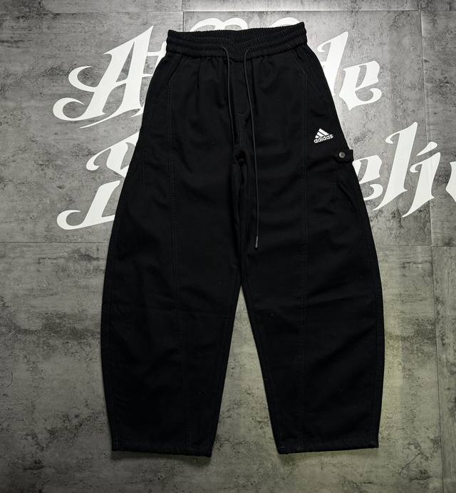 阿迪纯棉工装秋冬简约款拼接款情侣运动长裤 DDD 面料 透气 舒适 面料特性 版型立体 不松垮 DDD 原版比一比复刻版型 上身效果非常好 DDD 三标齐全 品