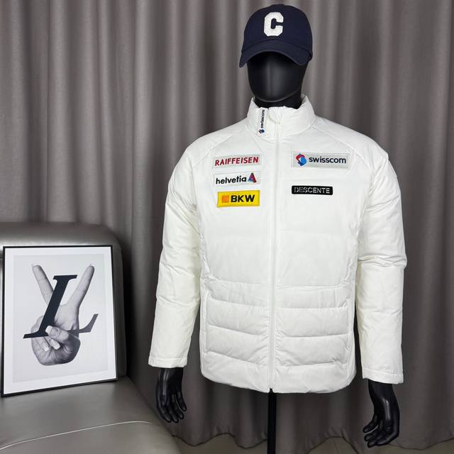 特价供 独家臻品 DDD 迪桑特联名奥迪立领机能风羽绒服贴布刺绣徽标Logo拉链外套男女同款 DDD -全套1:1定制辅料定制三标Yuan版吊牌Logo包装袋