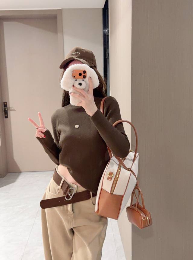 特价 DDD Loew* 罗意 新款加绒打底衫～ DDD 颜色：卡其 DDD 码数：Sml DDD S码推荐： ~100 DDD M码推荐：100～115 DD