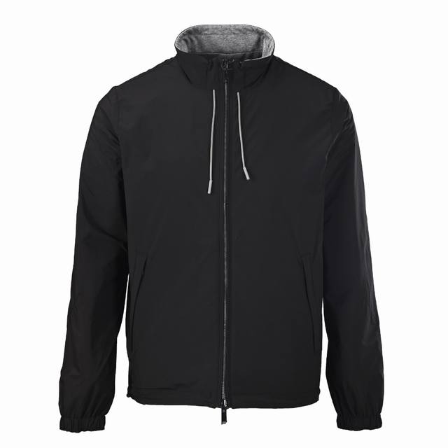 Zegna杰尼亚 Brezza微纤维双面立领外套 DDD 外层采用100%聚酯纤维打造的微纤维面料，为衣物赋予了出色的抗撕裂和耐磨性能。在日常穿着中，无论是与外