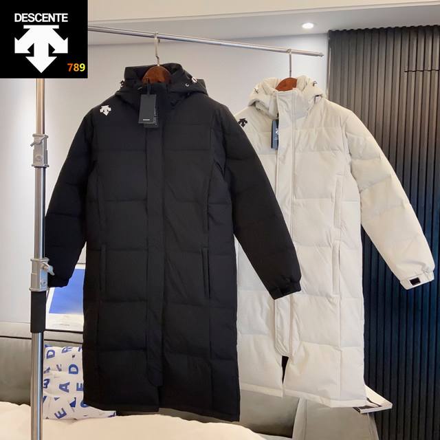 爆款继续。 DDD 迪桑特情侣连帽长款羽绒服 大货爆款重磅来袭 DDD 1填充：优质90白鸭绒 800高蓬松 绝对的高品质版本 DDD 整体是简约休闲版型 ，高