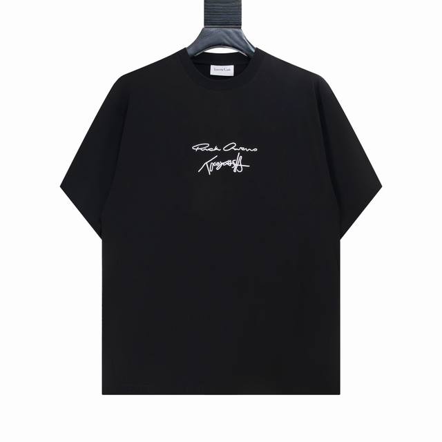 高版本Maisonmargiela 马吉拉 X Tommy Cash联名款刺绣字母短袖，男女同款。 前幅为重工刺绣 背后高品质印花 满满的高级感 性价比超高 手