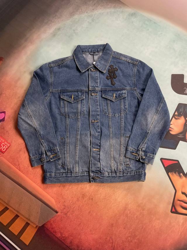 高版本Chrome Hearts克罗心 重工重叠皮标十字水洗牛仔外套，男女同款。超级无敌大爆款 这个天气最好的单品酷酷Oversize风 经典的十字Logo布满