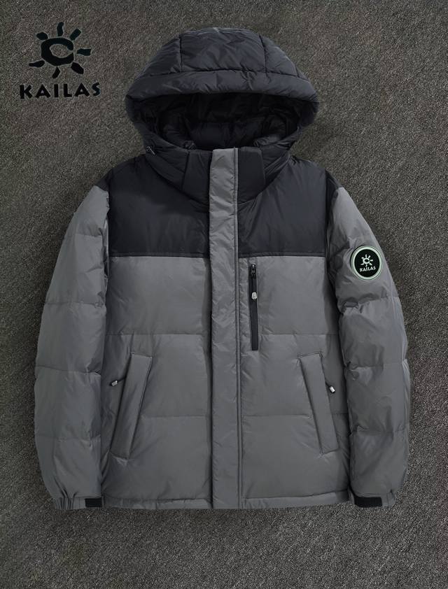 凯乐石2025最新款经羽绒服连帽男女情侣款 DDD 在这两年高端羽绒服中很常见穿上更加蓄热保暖 DDD 连帽可拆卸客供拉链+内里门襟两侧有隐形口袋置物更安全建议