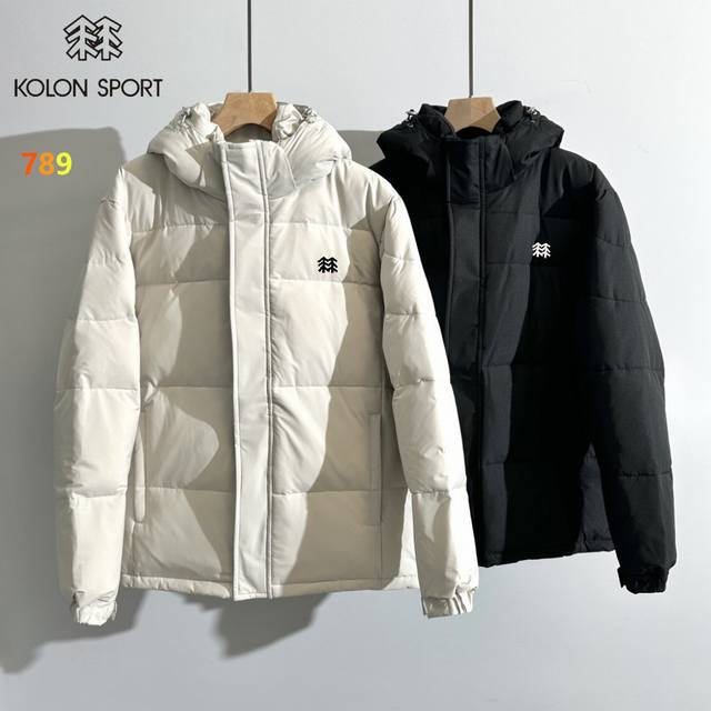 2025最爆可隆左胸印花Logo 羽绒服 男女同款情侣款 顶级的白鸭绒填充 堪称防寒神器，简单的一件打底就足以抵御严寒，男女均可 图标是短款小标冬天永远不会过时