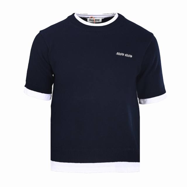 Miu Miu缪缪Mm 针织假俩件拼接短袖T恤 DDD 定织羊绒丝光及云纹平针棉，德国进口机提花组织而成，织物更加生动立体，双织定型复合工艺，利用特殊织法对两层