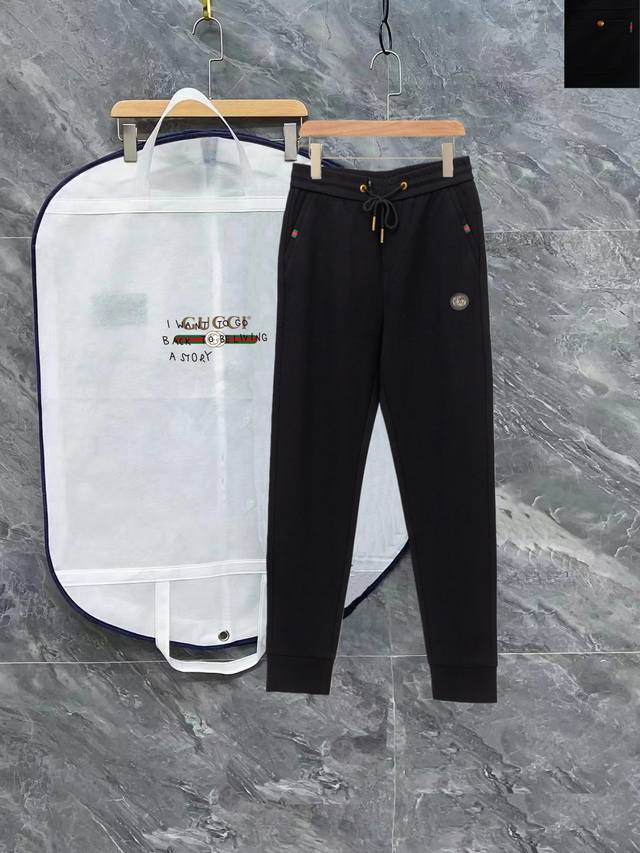 Gucci 古奇秋季新款裤子 欧洲贸易渠道，意大利海外仓直发，海外精品限定销售。 DDD Ss新款休闲时尚卫裤，这款卫裤采用大牌的设计打造时尚潮流感，细节处理精