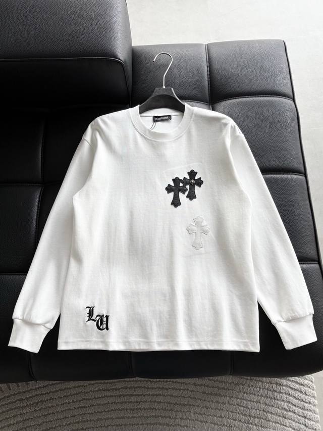 Chrome Hearte 克罗心 Ch Ss新款 十字架马蹄克罗心梵文 立体贴布秀工艺。双面棉双纱汗布面料，同缸定染特种加粗32支双股1X1螺纹。.轻奢主义，