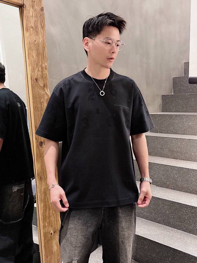 春夏新款 Martin Mariela Mm6 马吉拉 25Ss 烫钻Logo印花立体烧花重磅短袖T恤，重磅双面棉搭配2*2索罗娜罗纹 布面干净 布纹清晰 手感