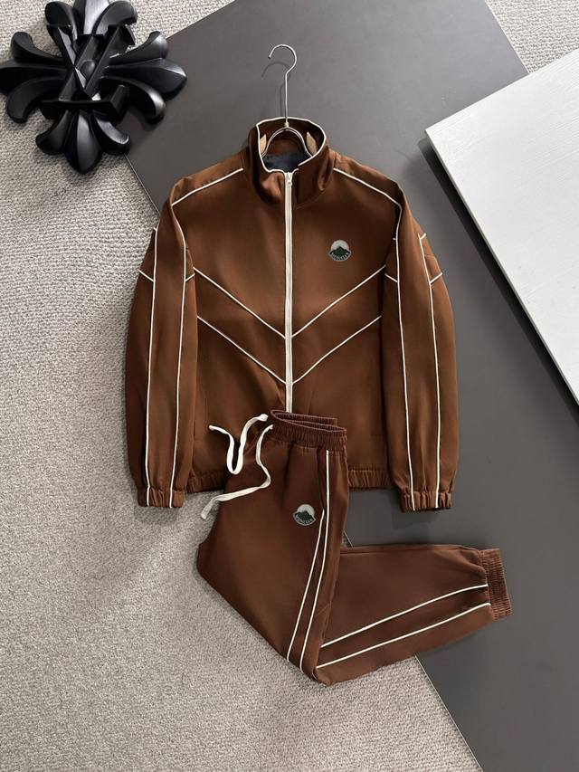 2-3天出货 Moncler 蒙口 高品质 2025秋冬新款休闲重工套装 独家Yb开发！高版出品！顶级版本贸易公司渠道订单、外单客供进口定制面料 透气舒适度高，