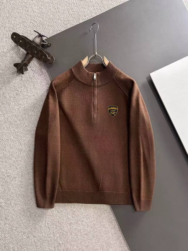 隔天出货 始祖鸟 2025官网冬季最新毛衣，专柜同步在售爆款！特供羊毛混纺面料.手感舒适.可直接接触皮肤，Logo徽章精致刺绣标志，极为抢眼！细节凸显大牌时尚魅