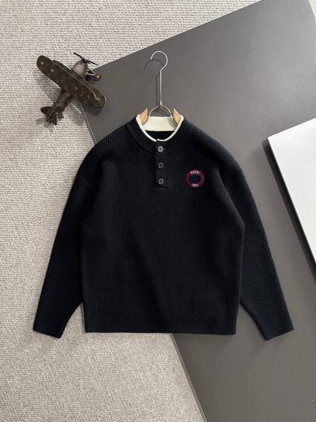 隔天出货 Gucci 2025官网冬季最新毛衣，专柜同步在售爆款！特供羊毛混纺面料.手感舒适.可直接接触皮肤，Logo徽章精致刺绣标志，极为抢眼！细节凸显大牌时