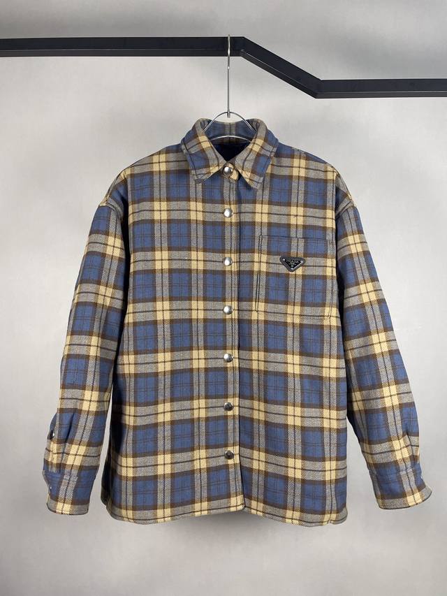 Prada 普拉达 秋冬新款 英格兰学院风棉服外套 DDD 定制进口色织100%羊毛格纹面料！360对格立体裁剪 DDD 经典宽极版型 男女同款 轻盈保暖舒适